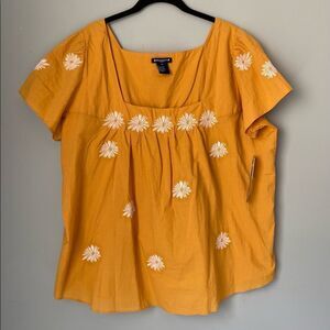 architect NWT plus size square neck embroidered floral top